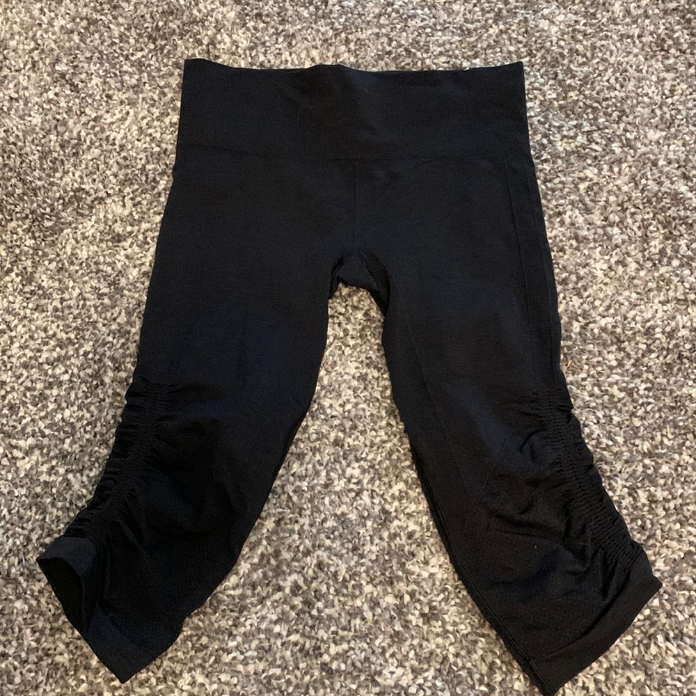 Lululemon seamless capris size 6